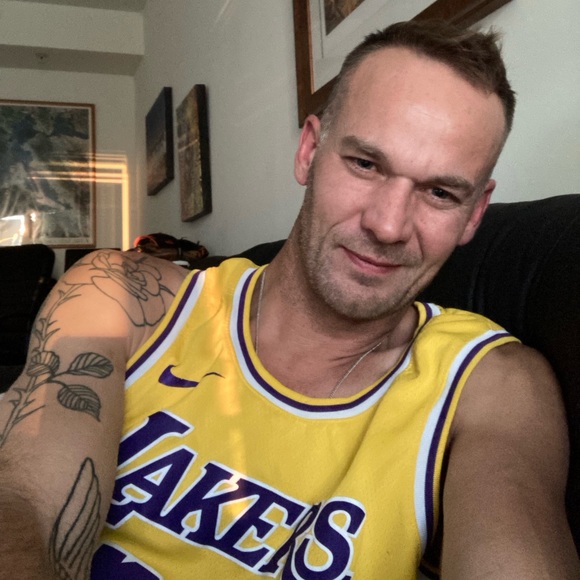 Meet your Posher, James - Picture 2 of 8